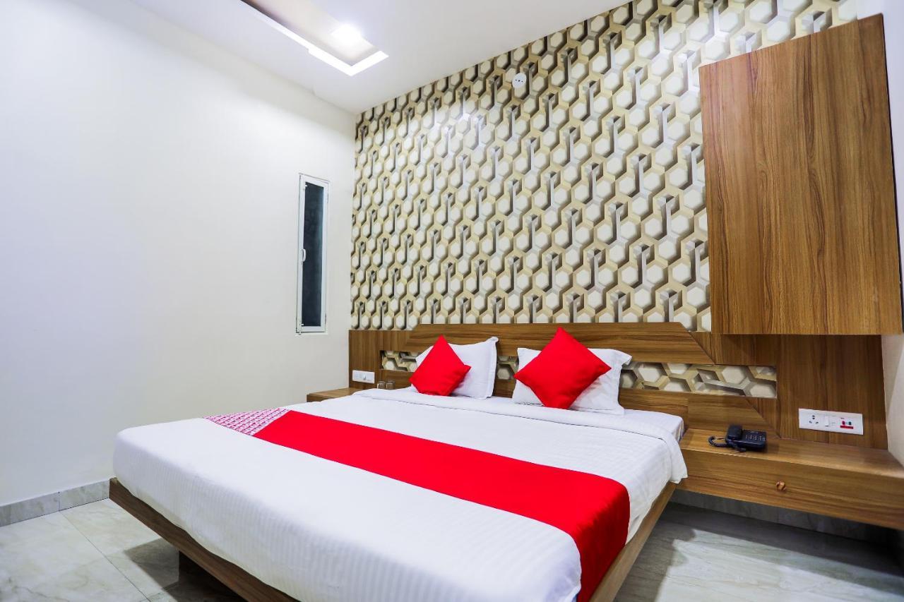 Oyo 16163 Hotel Shri Hari Ujjain Exterior photo